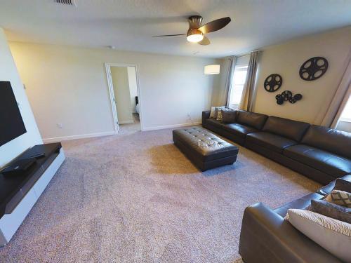 Aco Six Bedroom Home In Champions Gate (1705)