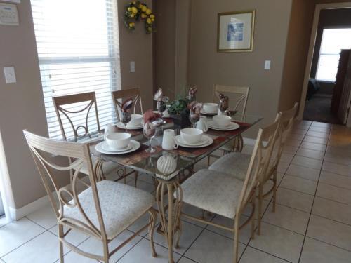 Glenbrook Four-bedroom Home 6gb