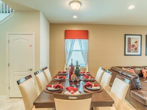 Villa Westside Gold - 600 Holiday Home