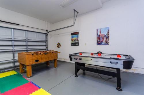 Tarzan Five Bedrooms Home With A Pool