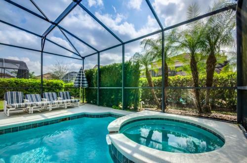 Tarzan Five Bedrooms Home With A Pool