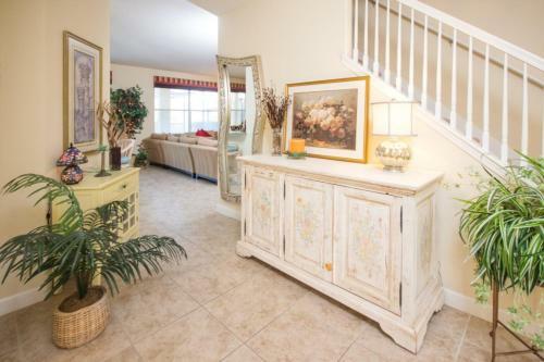 Joanne's West Haven Villa - Five Bedroom Home