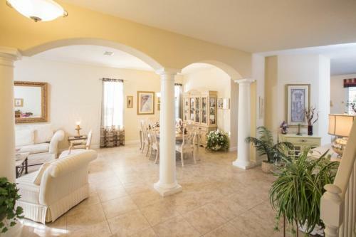 Joanne's West Haven Villa - Five Bedroom Home