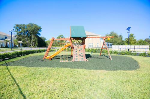 Aco Family - 3 Bd With Pool (1712)