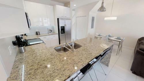 Aco Family - 3 Bd With Pool (1712)