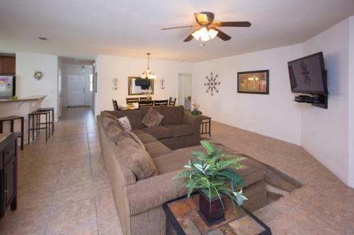 Robert's Cypress Pointe Villa - Five Bedroom Home
