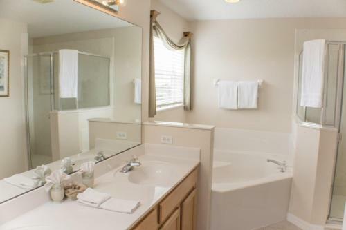 Frank's Highland Reserve Villa - Five Bedroom Home