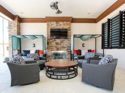 Oak Tree Villa 4127
