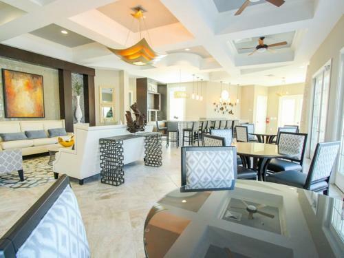 Oak Tree Villa 4127