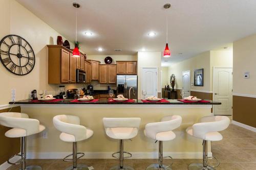 Champions Gate - Eight Bedroom Villa - Cg012
