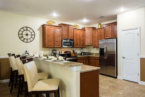 Champions Gate - Eight Bedroom Villa - Cg015