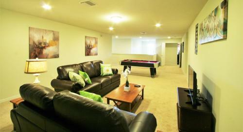 8 Br Villa #1188 At Windsor Of Westside