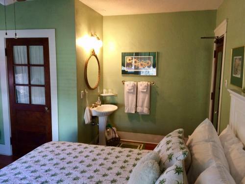 Bed & Breakfast The German Berl� Inn