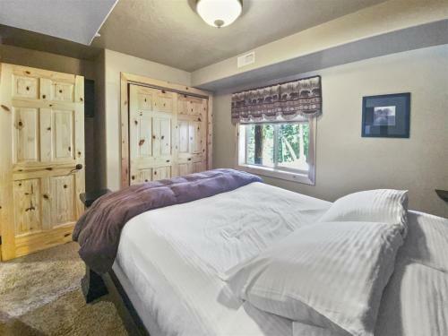 Moose Manor