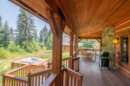 Knotty By Nature - Saw150 Chalet