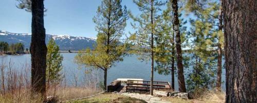 The S.s. Tetrad Cabin