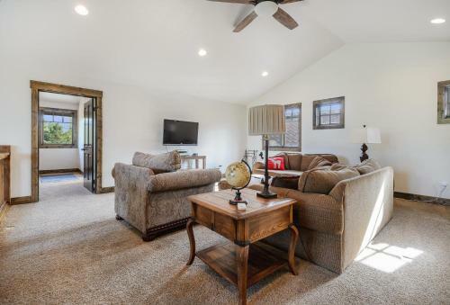 Clearwater Chalet At Tamarack Resort
