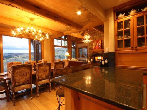 Family Getaway House #1