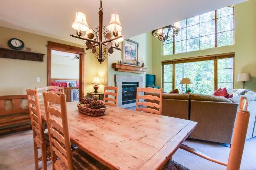 Pinecone Lodge In Arrowhead