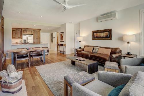 Apartamento 2br Gorgeous & Updated Condo Arrowhead Condo