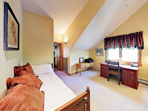 167 Club Cottage Dr Home