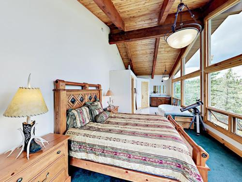 4683 Bellyache Ridge Rd Home