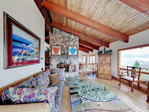 4683 Bellyache Ridge Rd Home