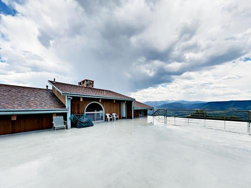 4683 Bellyache Ridge Rd Home