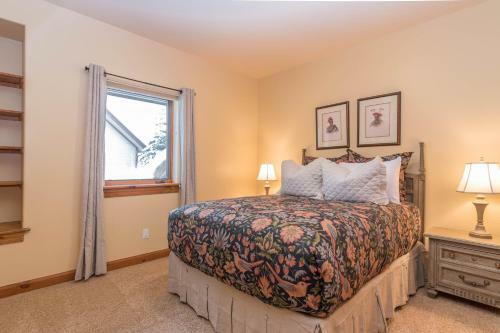 1054 Gold Dust Dr Edwards Home
