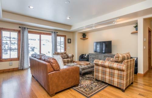 1054 Gold Dust Dr Edwards Home