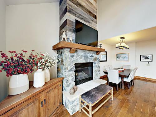 597 Sawatch Drive Townhome Townhouse