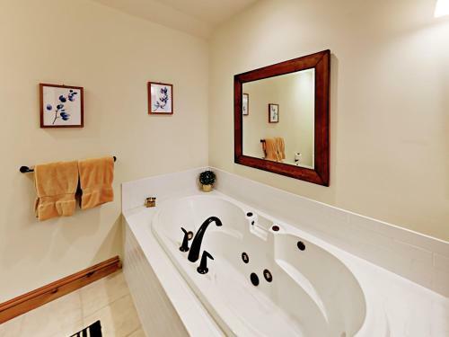 597 Sawatch Drive Townhome Townhouse