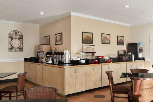 Hotel Ramada By Wyndham Elizabethtown