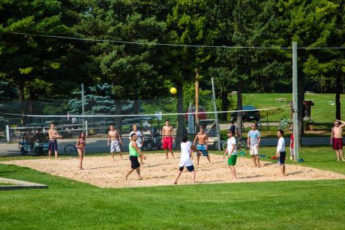 Plymouth Rock Camping Resort Deluxe Cabin 19