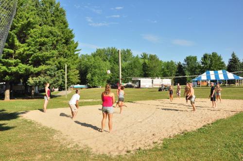 Plymouth Rock Camping Resort Deluxe Cabin 19