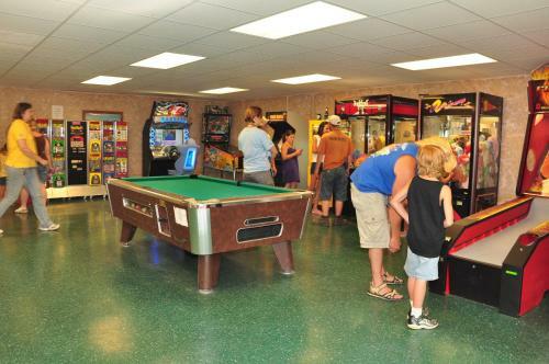 Plymouth Rock Camping Resort Deluxe Cabin 17