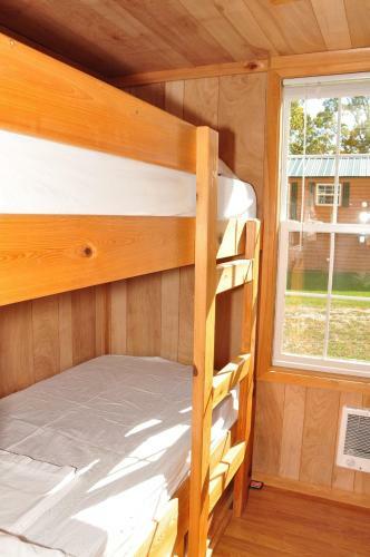 Plymouth Rock Camping Resort Deluxe Cabin 16