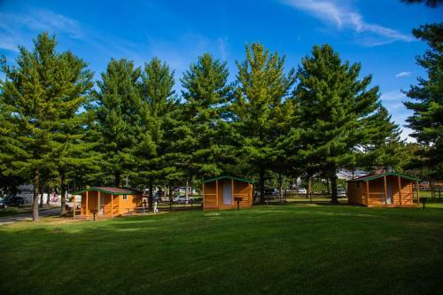 Plymouth Rock Camping Resort Two-bedroom Park Model 9