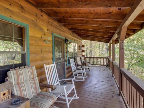 Tree Song Mountain Creek Cabin