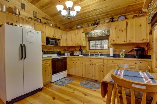 Tree Song Mountain Creek Cabin