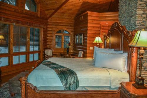 Falling Waters Mountain Lodge