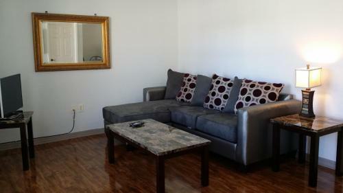 Englewood Cozy Comfy Home A