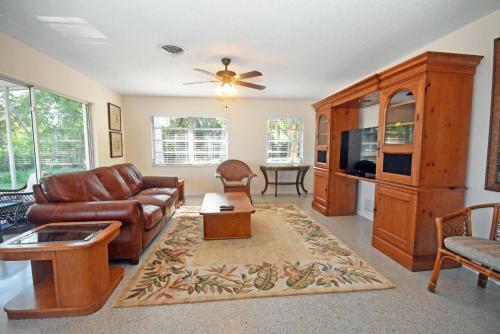 2585 N. Beach Rd