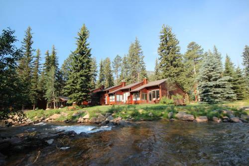 Hotel Boulder Brook On Fall River
