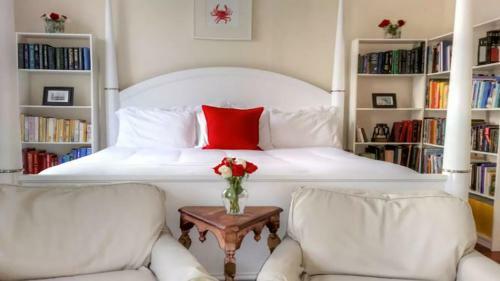 Bed & Breakfast Bnb Antiques & Art Gallery