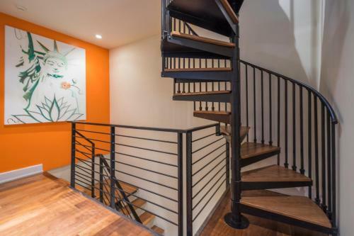 Exemplary Mansion With Luxury Finishes