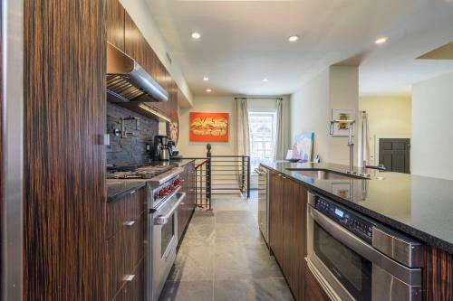 Exemplary Mansion With Luxury Finishes