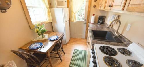Posada Thorp House Inn & Cottages