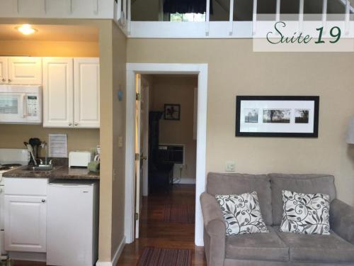 Hotel Cedar Court Inn