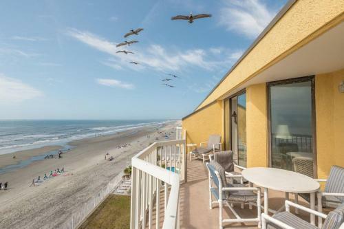 Apartamento Chas. Oceanfront 419 Condo